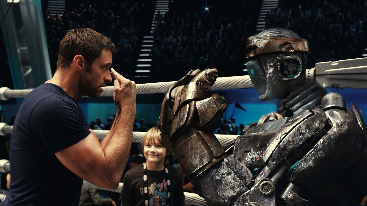 Hugh Jackman entraine un robot de boxe dans Real Steel