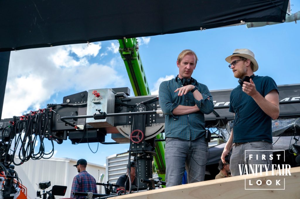 les Showrunner Patrick McKay (à gauche) et J-D Payne (à droite) sur le plateau des Anneaux de Pouvoir de Nouvelle-Zélande 